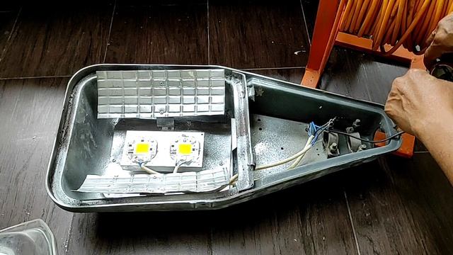 MODIFIKASI LAMPU PJU DENGAN LAMPU LED COB 100 WATT LANGSUNG 22O V TANPA DRIVER / BALAST