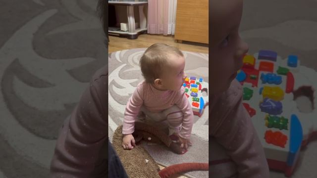 Свой человек! #youtube #youtubeshorts #2024 #family #дочка #блогер #мама #словопацана #папа