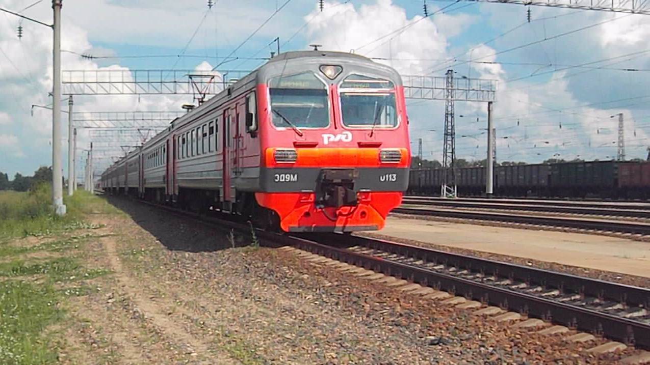 Электропоезд ЭД9М-0113. Прибытие.