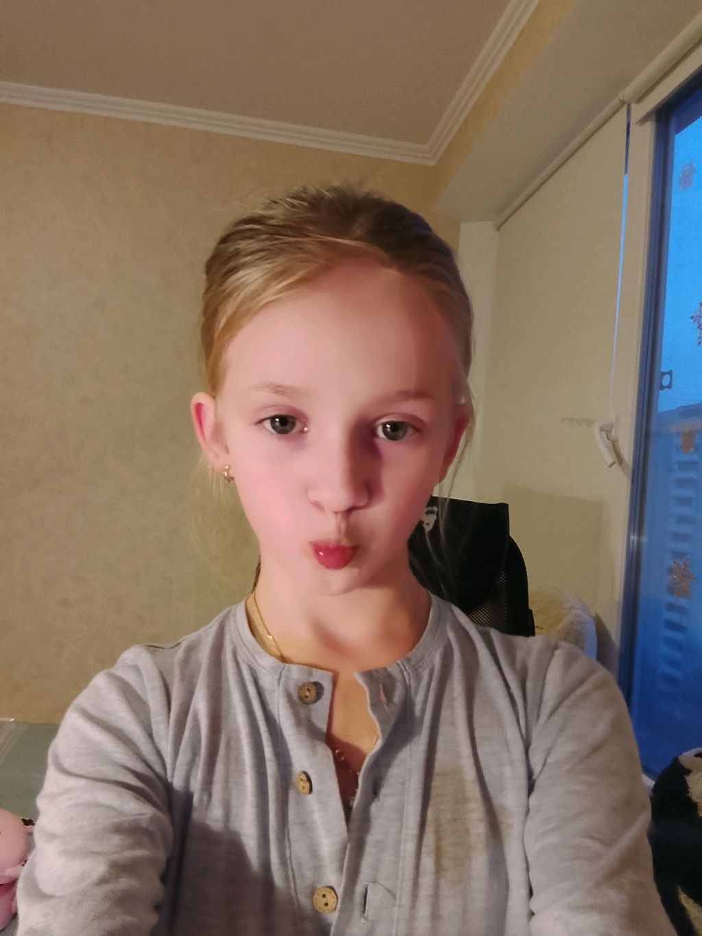учимся играть на гитаре