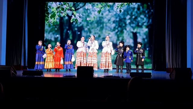 Ансамбль Роднички - Во саду вишенка цветёт