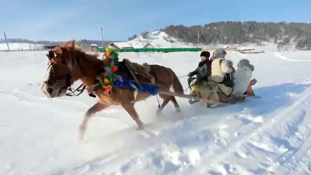 Зәбирә һәм Резида Әминевалар - Ҡарҙар яуа