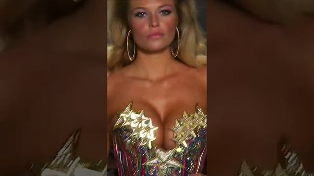 Модный Показ От Мерседес