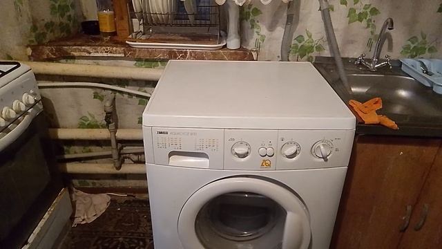 купили стиральную машинку и ванную временно