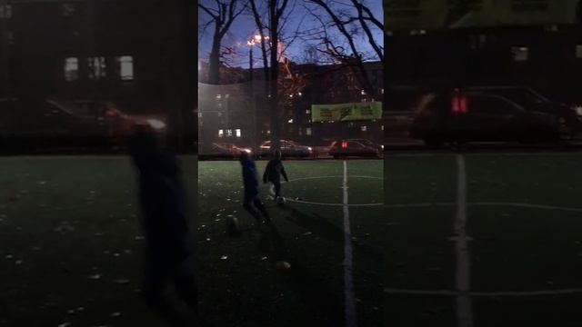 #футбол Тренировка. Ведение мяча вокруг фишек. Длинная полоса