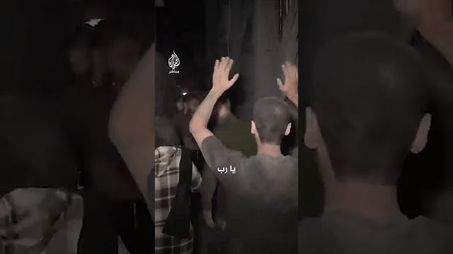 il est heureux de sortir des enfants des décombres