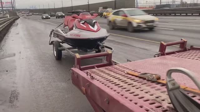Эвакуатор для снегохода и гидроцикла в Москве