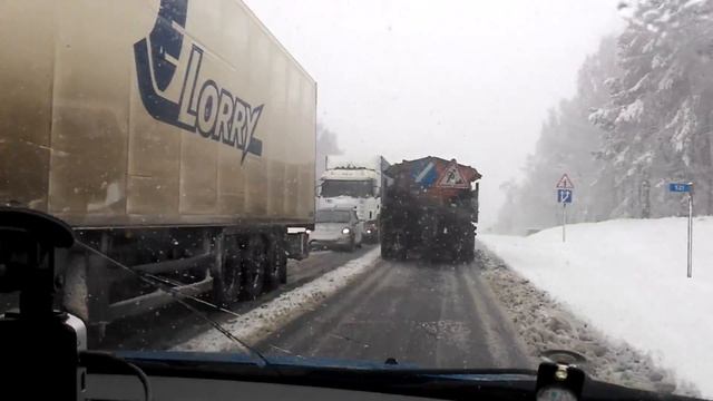 Дорога м53 02.05.2016 Снежные заносы