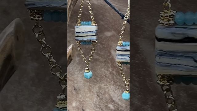 серьги Книга жизни с голубыми бусинами