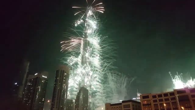 Новогодние салюты и фейерверки в Дубае 2017г