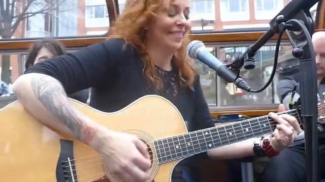 02. Songbird (Fleetwood Mac) - Anneke - Amsterdam Canal Tour - Fan Weekend 2016 (480p)