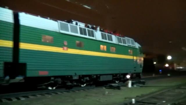 Электровоз ЧС8-068