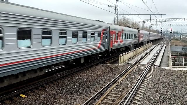 Электровоз ЭП2К-488 (ТЧЭ-8) со скорым поездом №119А Санкт-Петербург - Белгород.