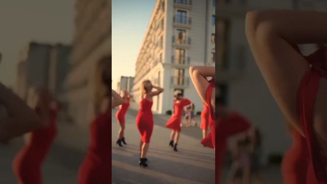 Горячие девушки хотят тебя порадовать танцем