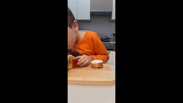 готовим бутерброд