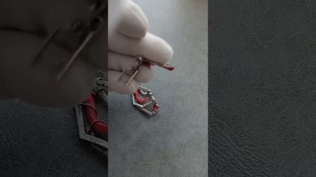 Серебряные серьги с итальянским кораллом
#wirewrap #украшенияручнойработы