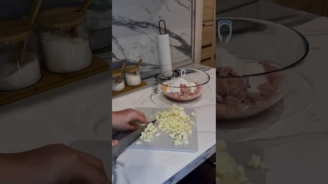 Рубленые куриные котлеты.