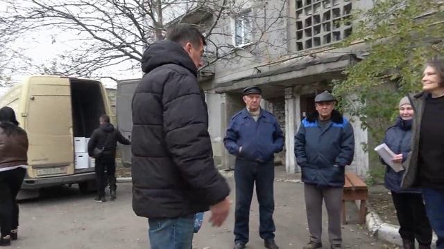 Помощь жителям Октябрьского