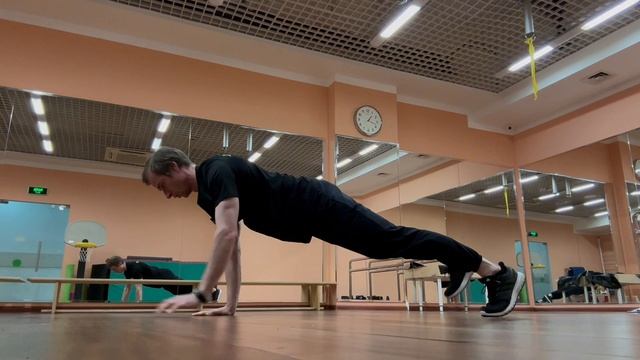 Планка с подниманием ноги / разноименных руки и ноги (Alternating Leg Lift Planks)