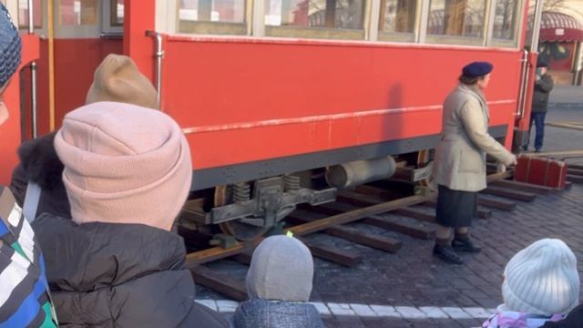 Трамвай на красной площади объявление во время войны