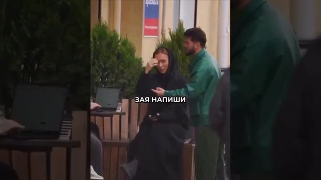 Скамеры вышли на новый уровень: теперь они обманывают голосовыми сообщениями, сделанными ИИ