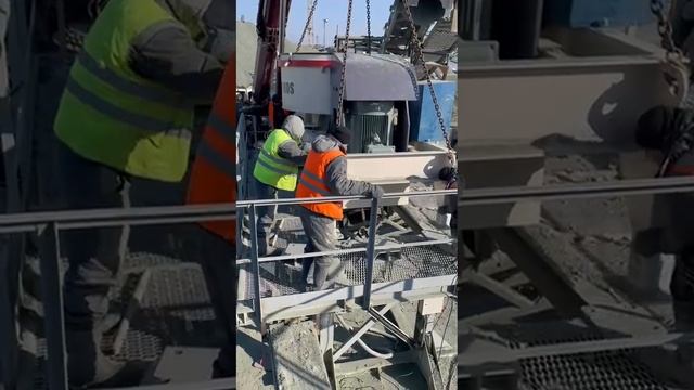 Монтаж дробильно-сортировочного комплекса