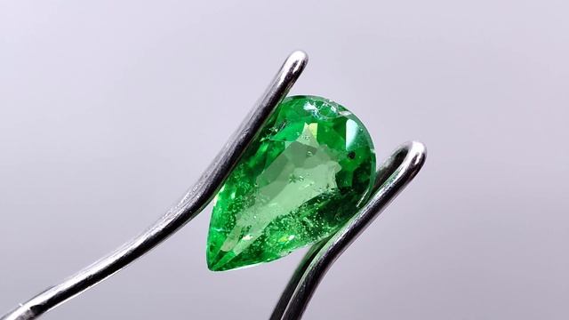 0.73 ct. Гранат Цаворит груша. Танзания