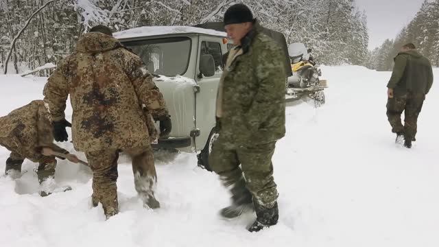 Хозяева тайги. 2 сезон (2016). Махонины