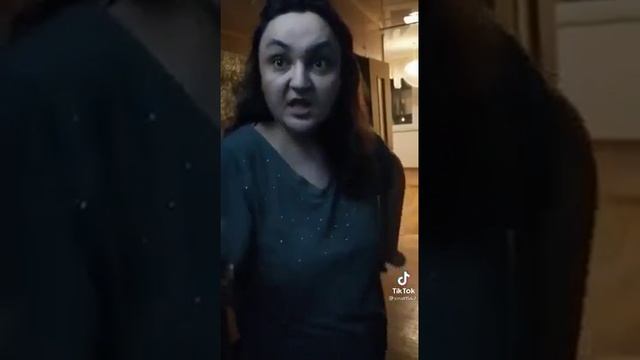 Вот таких психически больных женщин очень много на Украине 😂