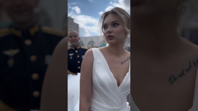 Полина, ты что? Замуж выходишь ?
