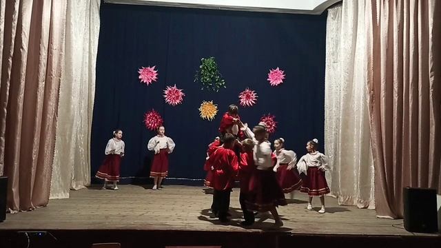 Образцовый ансамбль народного танца "Забава" танец Махонька