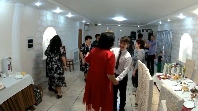 Торт внесли значит будем пить чай