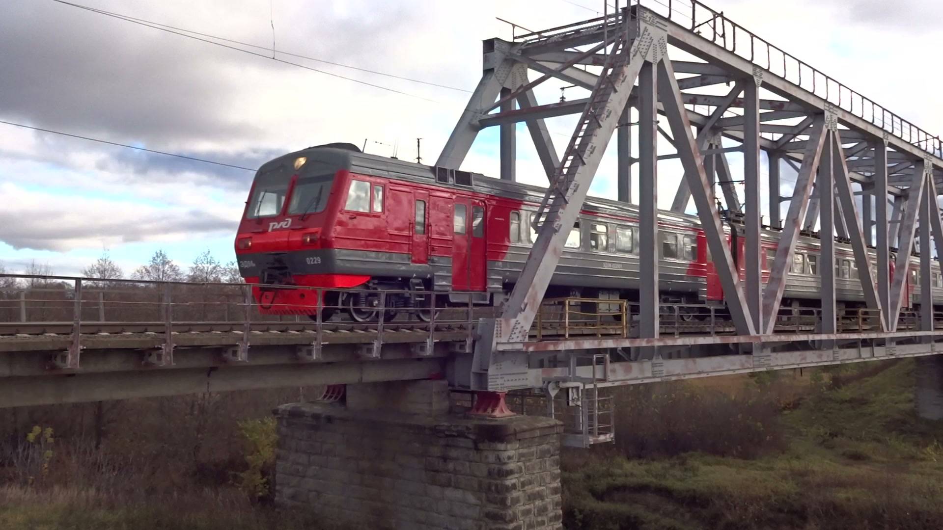 Электропоезд ЭД9М-0229 следует резервом на перегоне Киселиха - Каликино