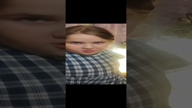 Ангелина умеет вязать крючком