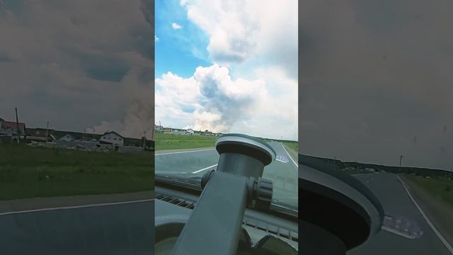 Загорелось поле с травой в районе деревни Мазуля