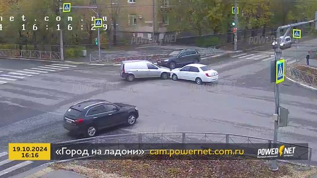 ДТП (авария г. Волжский) ул. Коммунистическая - ул. Пушкина 19-10-2024 16-16