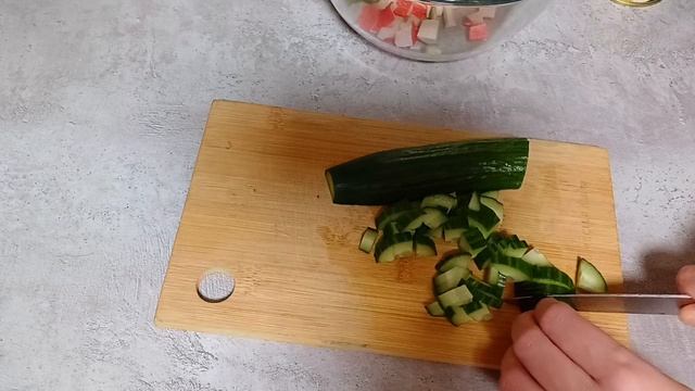 Салат на все случаи жизни Салат с крабовыми палочками Готовлю простой салат к ужину