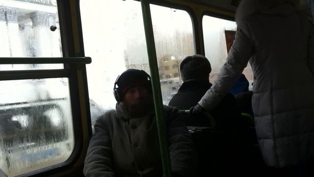 Диджей бармалей слушает музончик