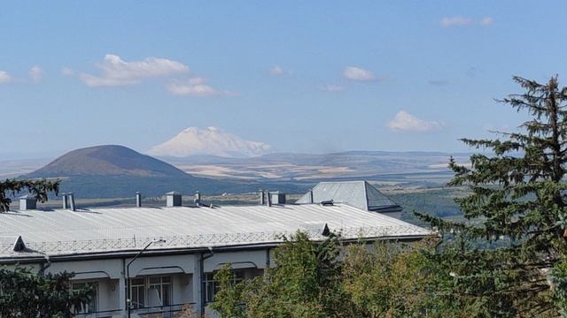 Пятигорск. Вид на Эльбрус.