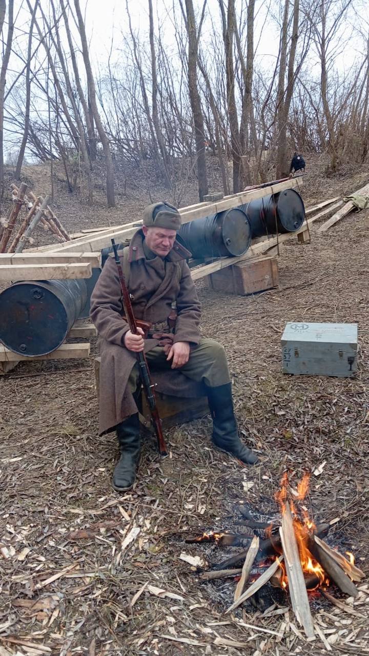 У костра