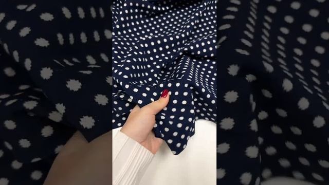 Джерси Miu Miu в горошек. Цвет тёмно-синий