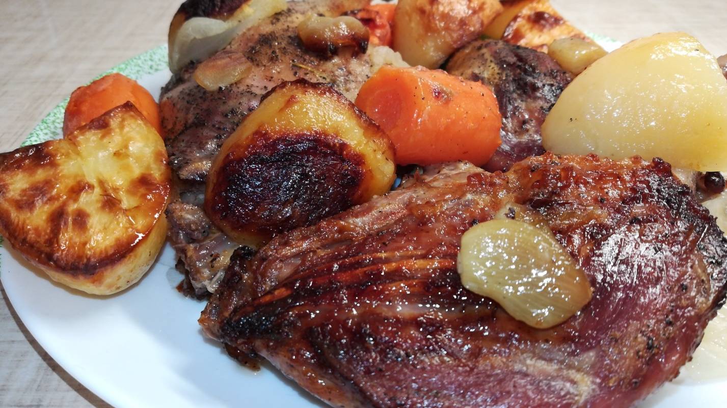 Утка с овощами - Duck with vegetables.