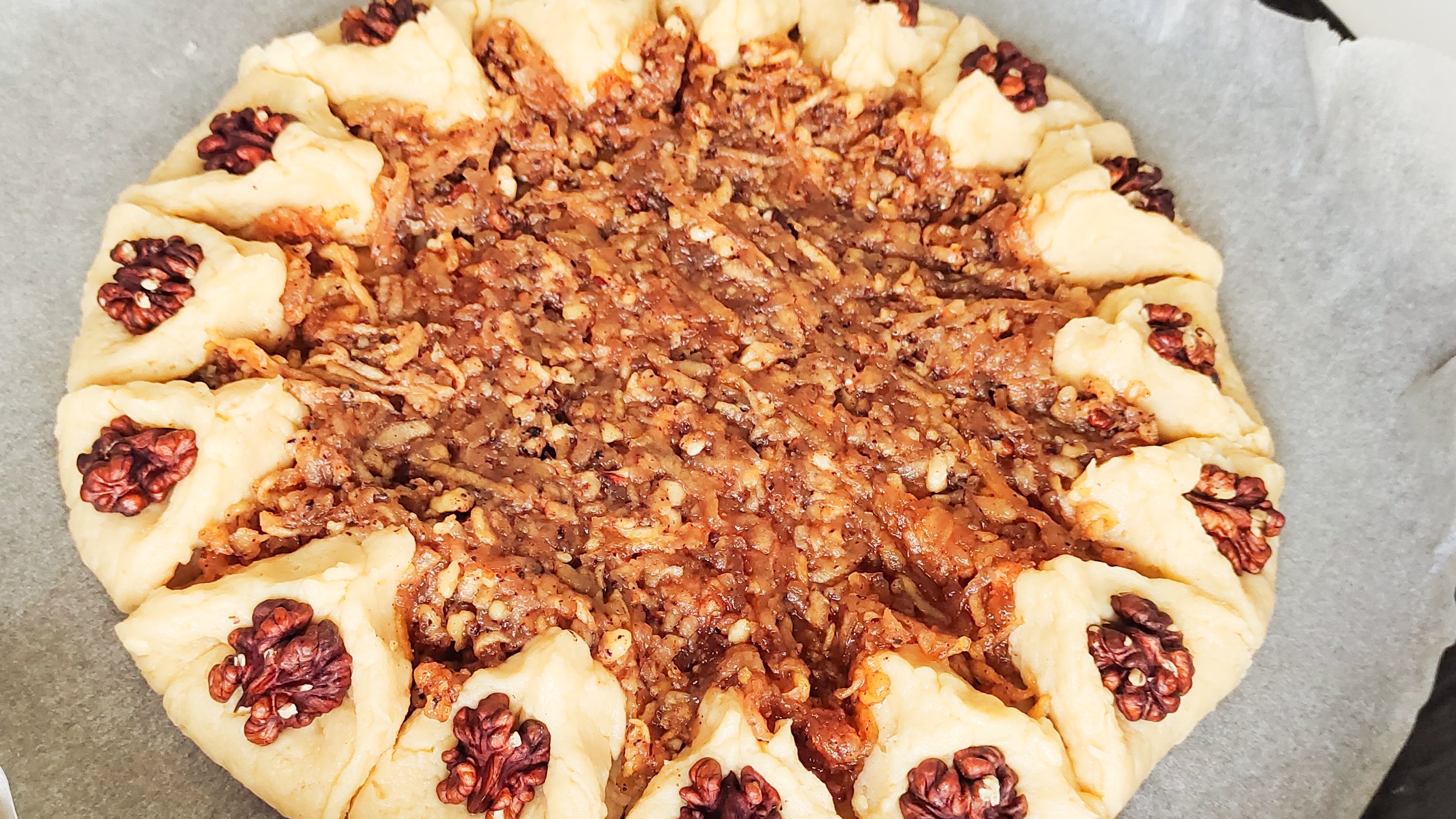 Чудесный осенний пирог с яблоками😋 дети просят готовит его каждый день