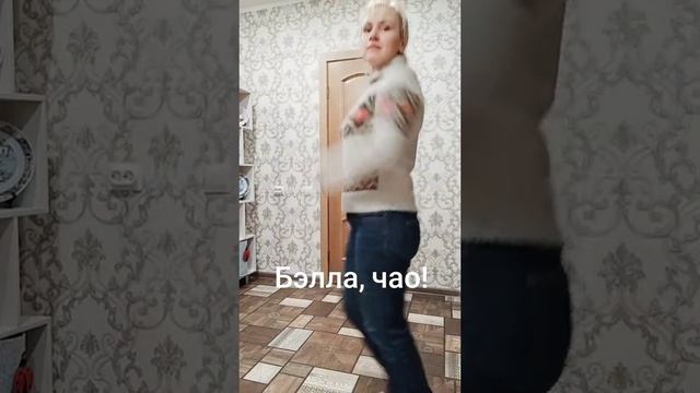 Вперёд💃 #shortsvideo #артистка #выходные #юмор #танцынакухне