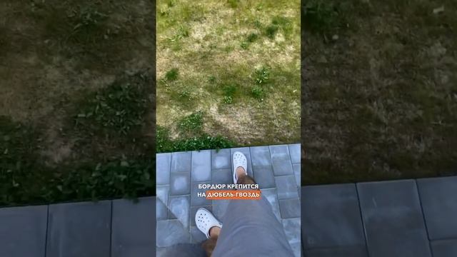 Аккуратные и практичные дорожки с покрытием из тротуарной плитки украсят любой придомовой участок