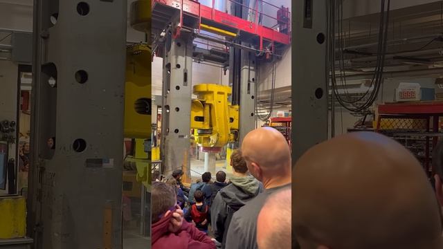 UOI 300m pound hydraulic press crushes cement cylinder #fun #uoi #hydrolikpress