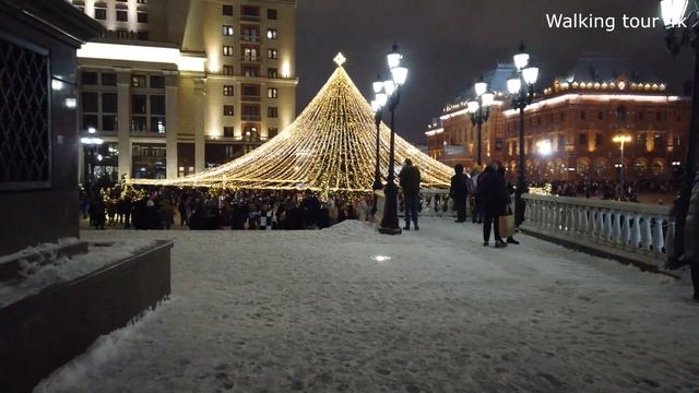 Рождественская прогулка на Манежной площади  Москва рождественские огни - Новогодние украшения