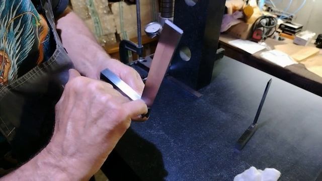 Как проверить точность угольника УШ