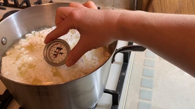Самый вкусный Творог из магазинного молока 2,5%жирности. Сколько получится творога?