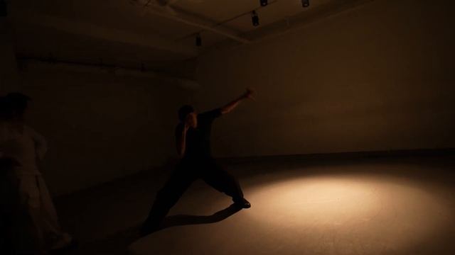 Living room Flow - Jhene Aiko _ Isaac Choreography